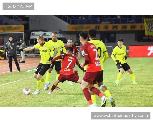 足球：足球联赛精彩赛事直播，带你领略绿茵场上的激烈对决